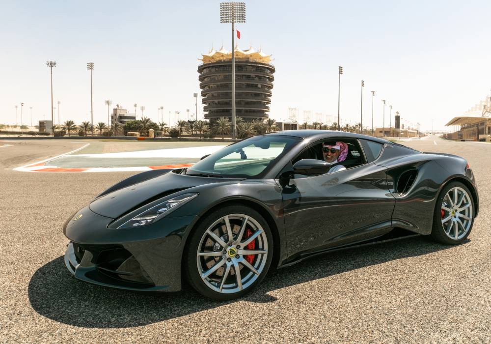 سيارة لوتس إميرا تُعرض لأول مرة في الشرق الأوسط صورة 5