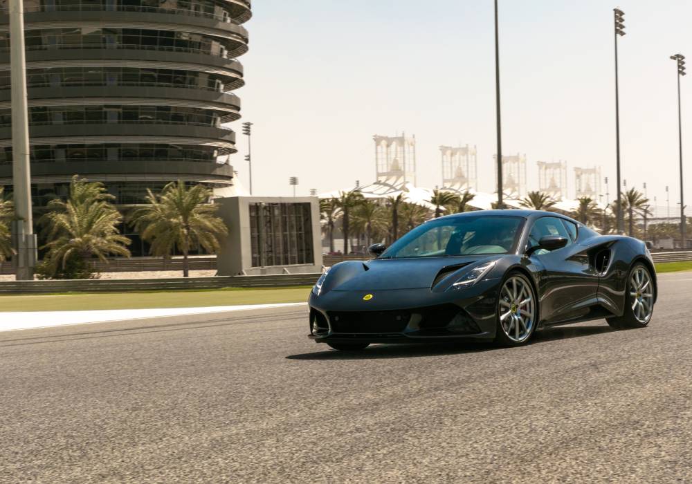 سيارة لوتس إميرا تُعرض لأول مرة في الشرق الأوسط صورة 6