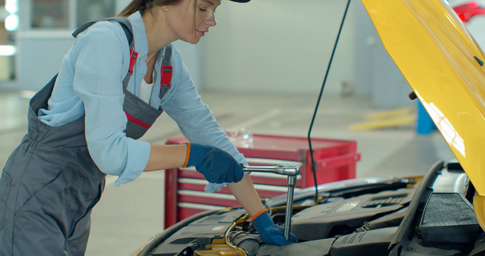 صيانة السيارة