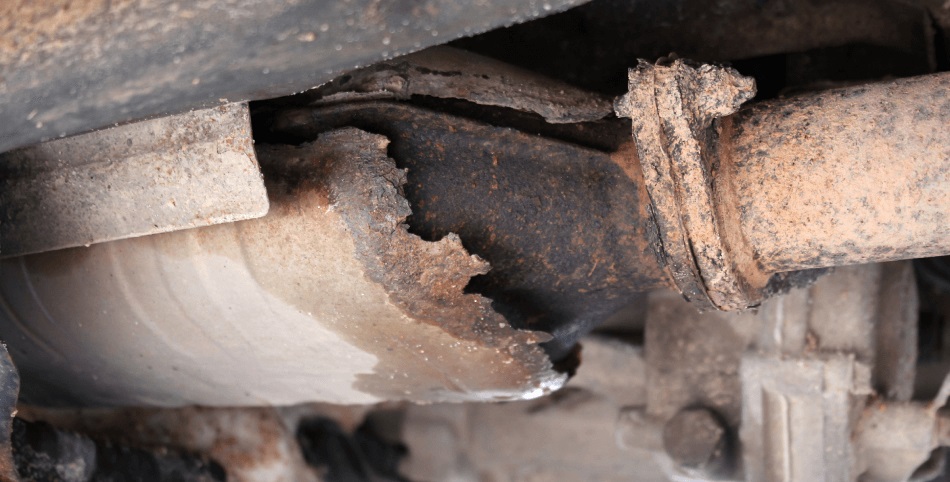 عادم السيارة