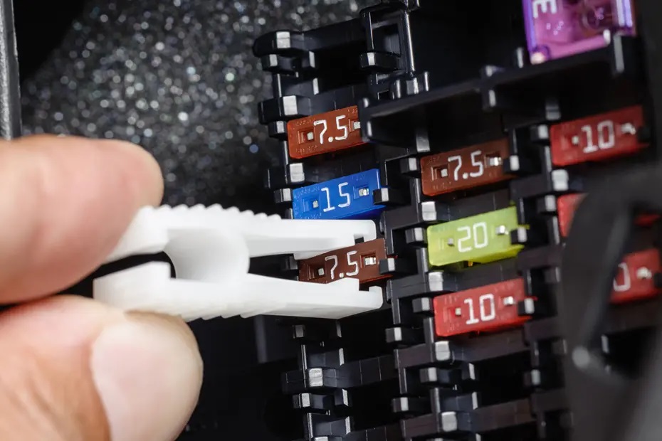 علبة الفيوزات