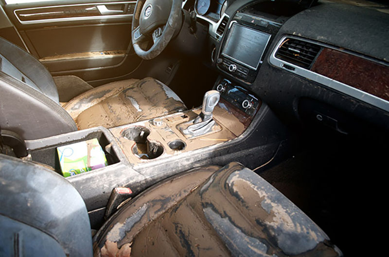 غرق السيارة