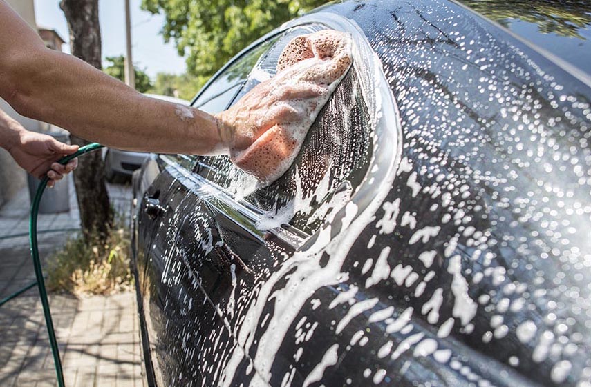 غسيل السيارة