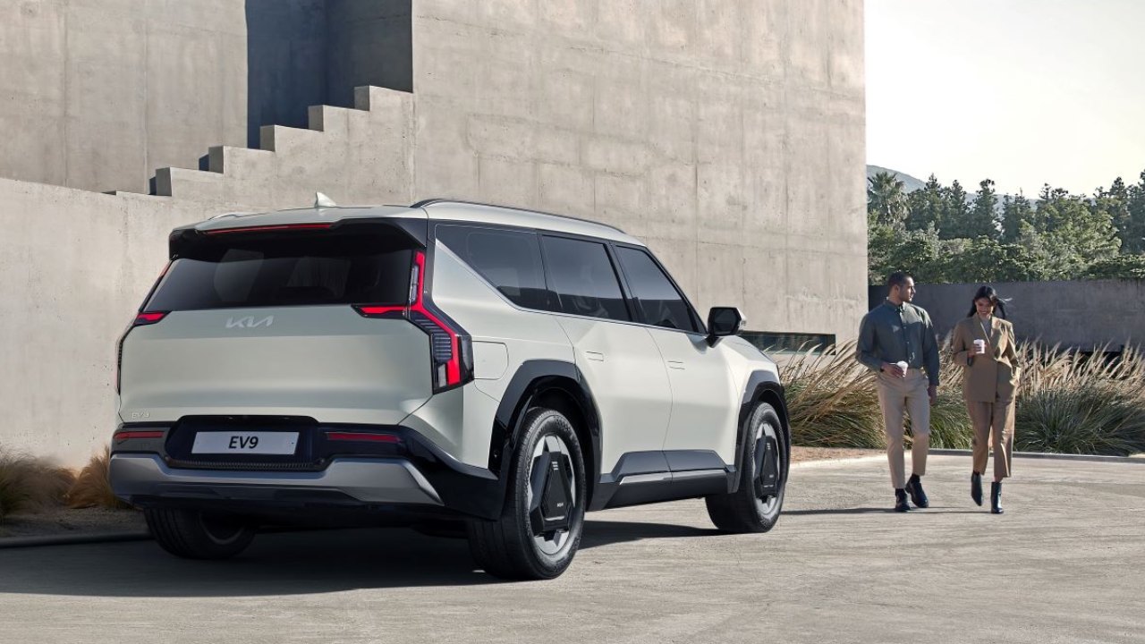 كيا EV9