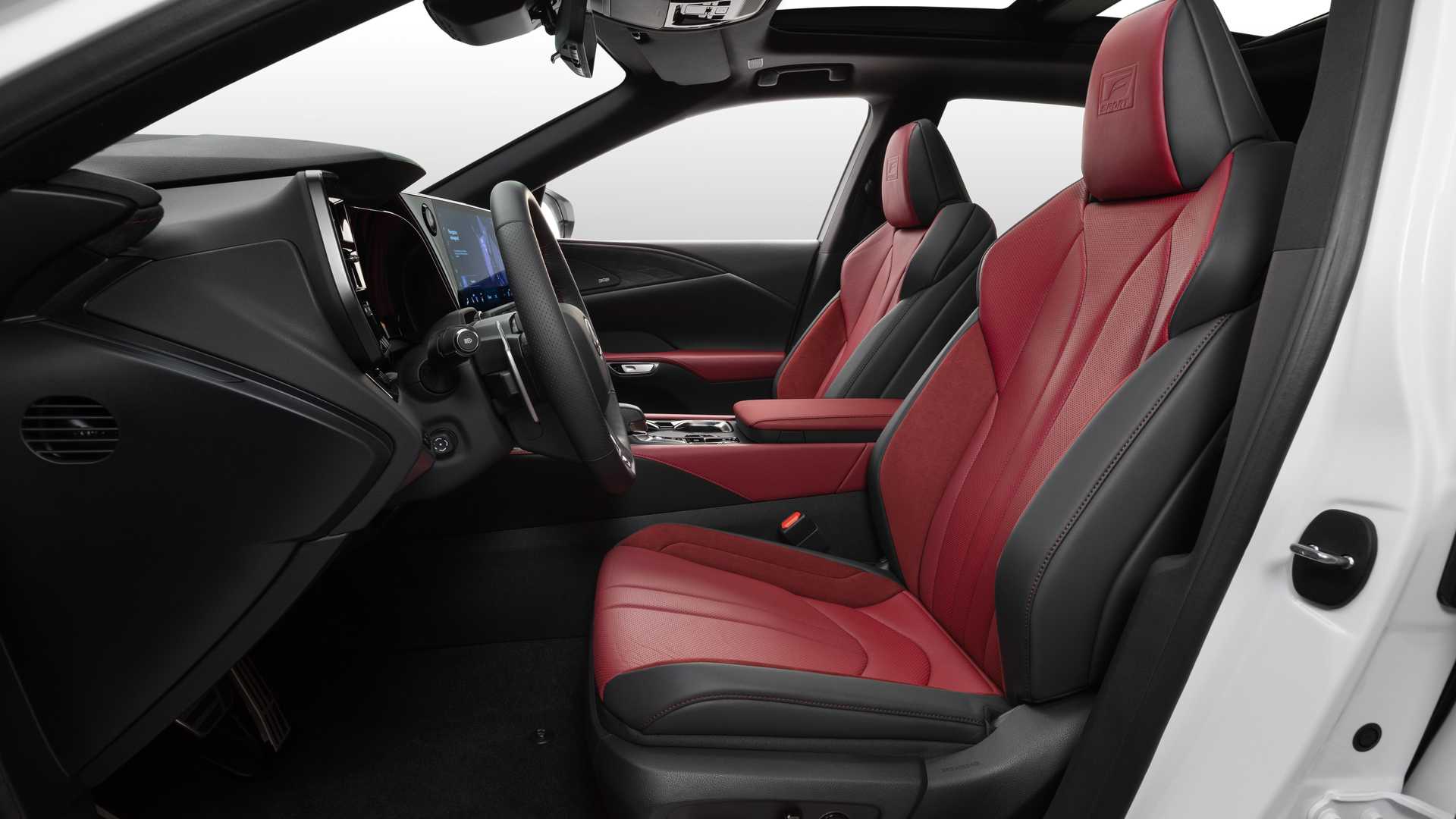 لكزس آر أكس 2023