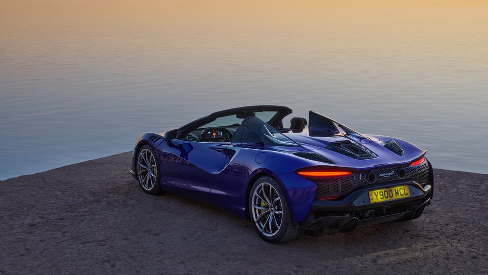 ماكلارين ارتورا سبايدر