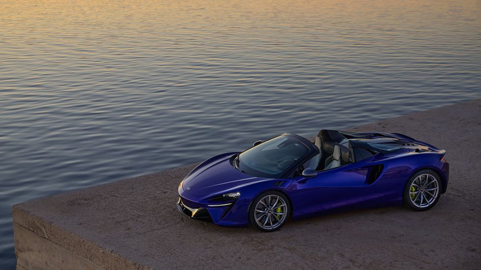 ماكلارين ارتورا سبايدر