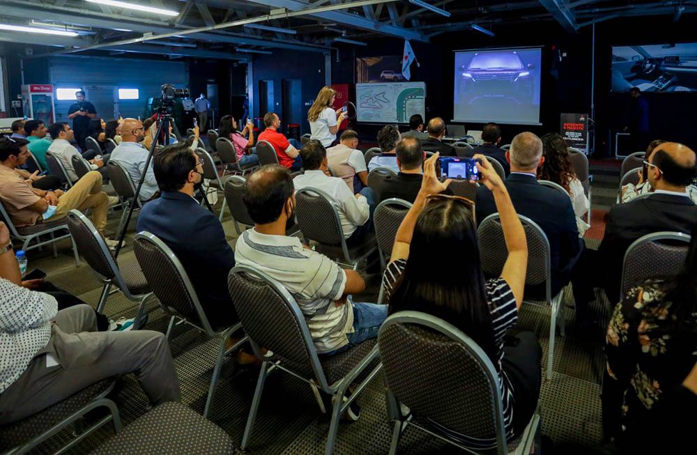 ميتسوبيشي اوتلاندر