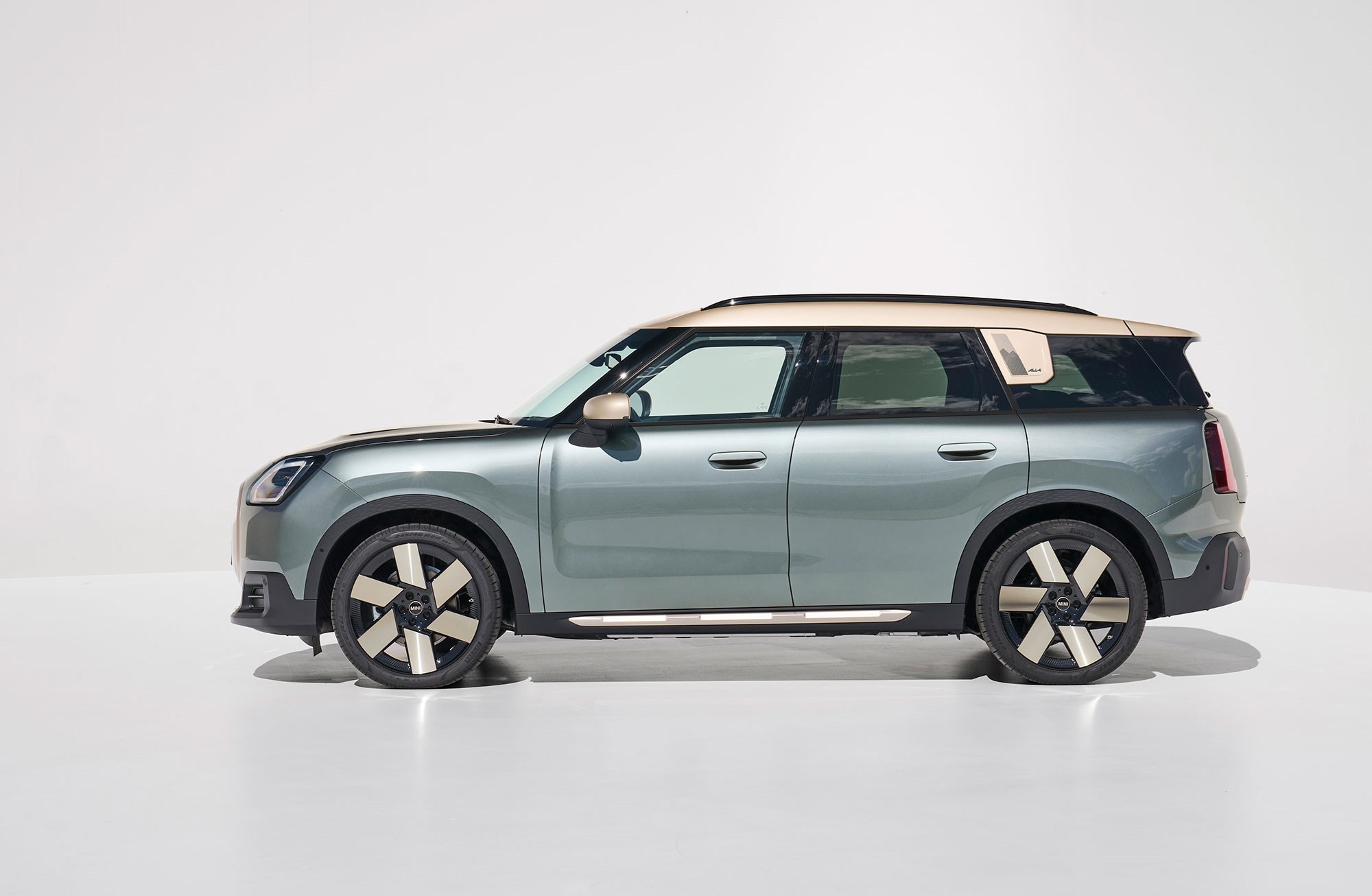 ميني كانتري مان