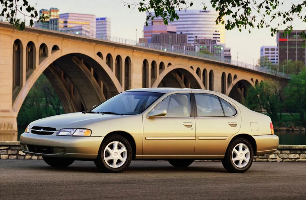 نيسان ألتيما