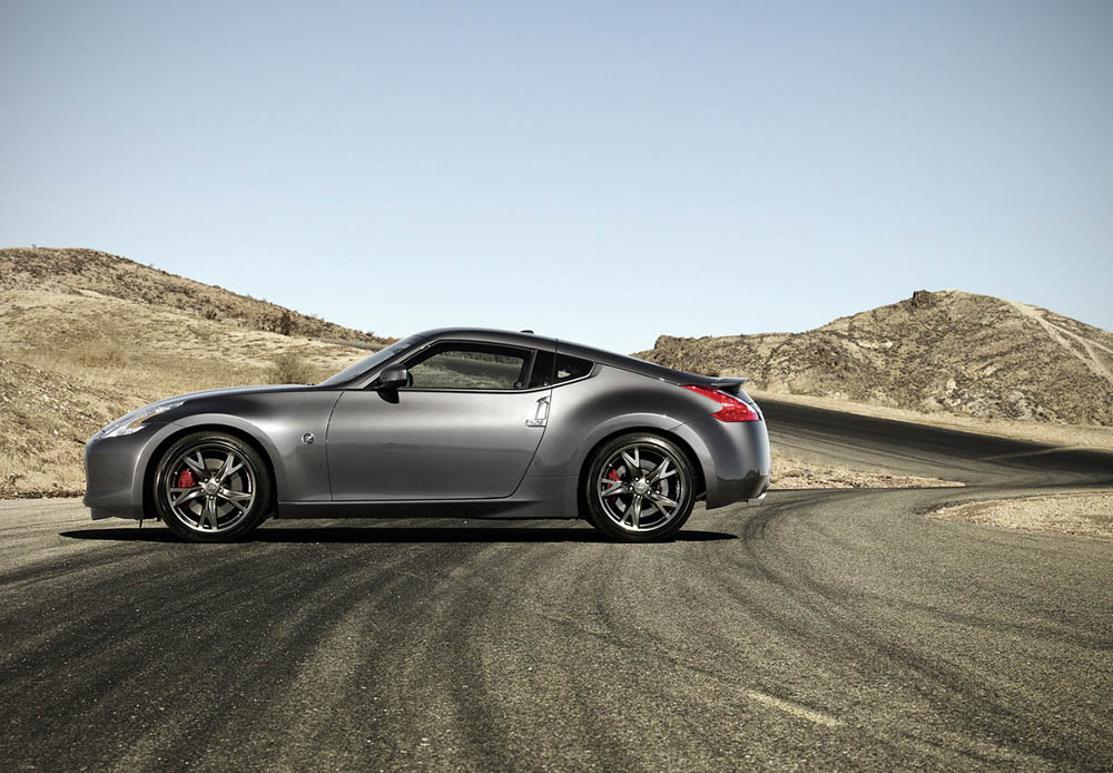 4- 2010 نيسان 370Z - إصدار الذكرى الأربعين