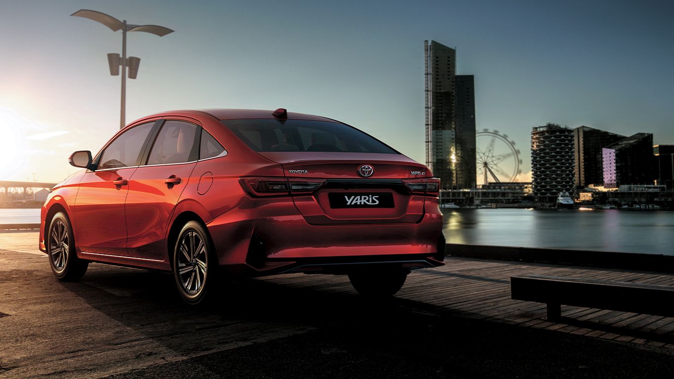 تويوتا يارس سيدان