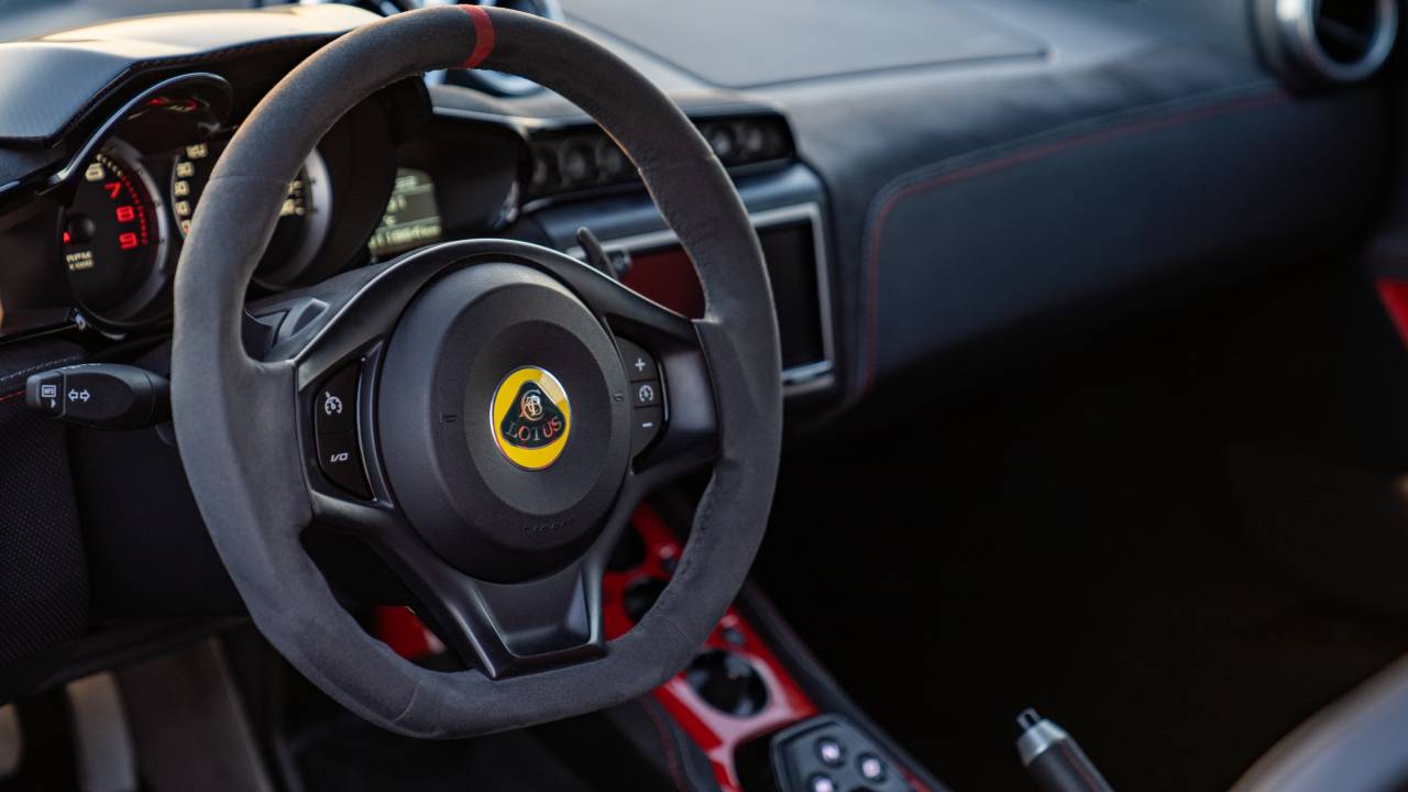 لوتس أيفورا جي تي