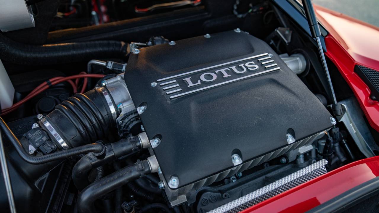 لوتس أيفورا جي تي