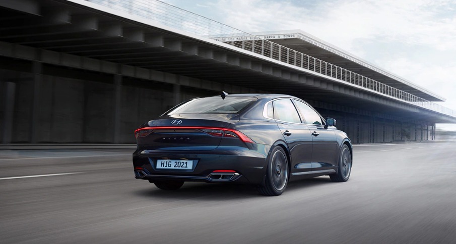 سيارة ازيرا