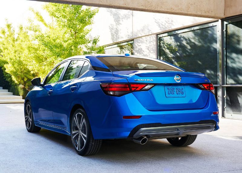 سيارة نيسان