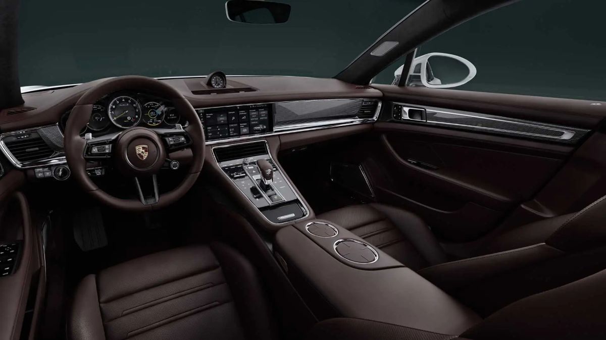 بورش باناميرا 2022