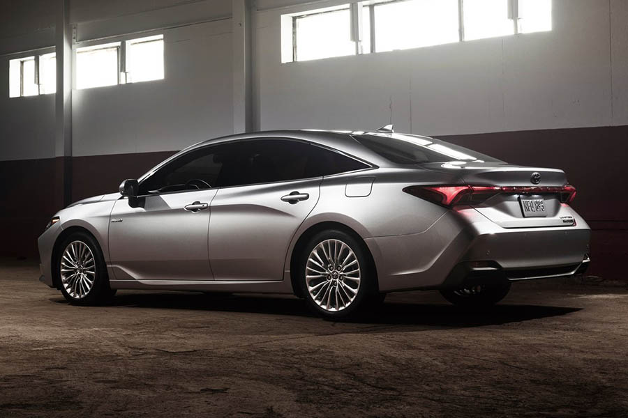 سيارة افالون