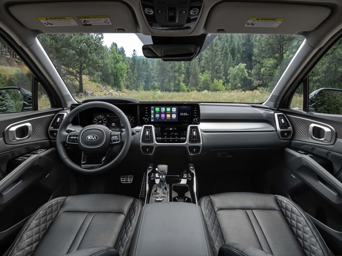 سيارات من الداخل