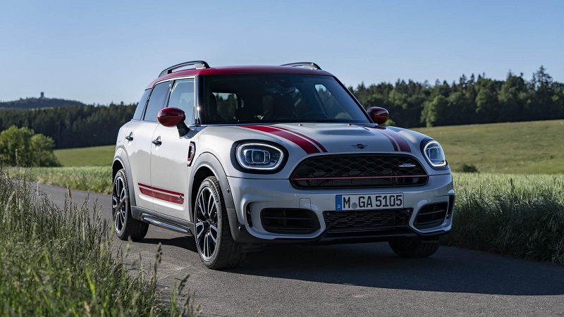 سيارة بناتي