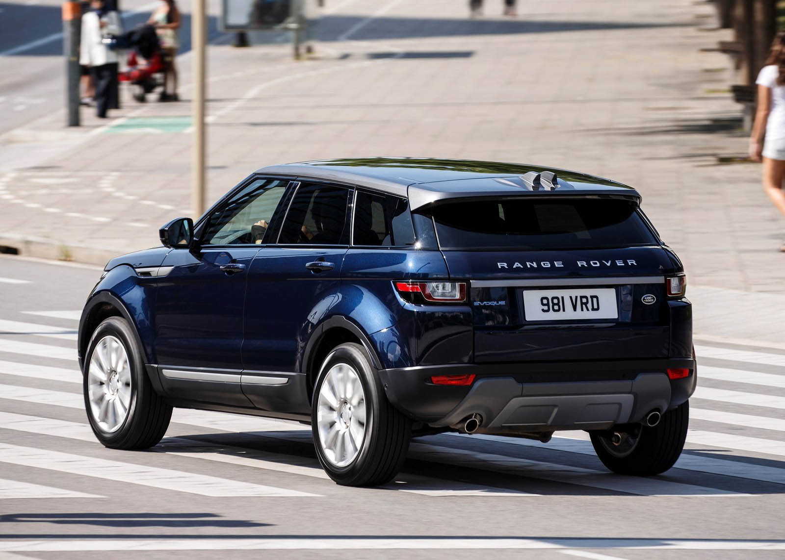 رنج روفر إيفوك