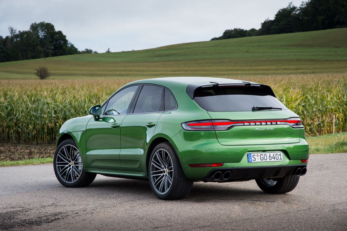 سيارة بورشه