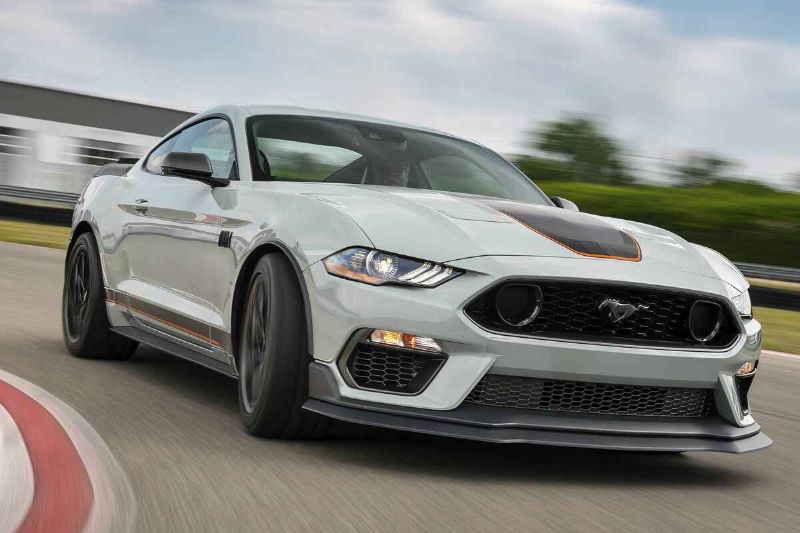 سيارة رياضيه