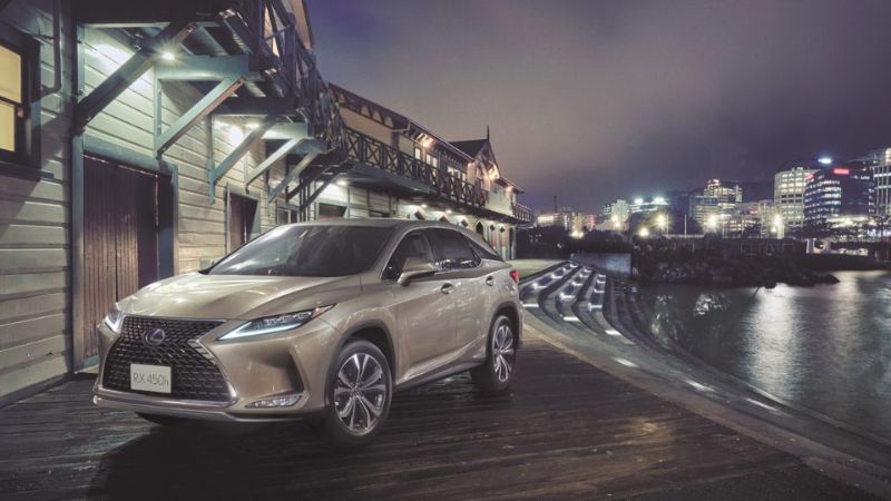 جيب لكزس صغير