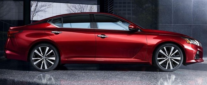 سيارة نيسان