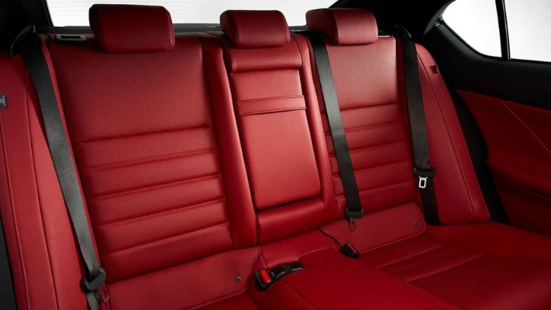 السيارة لكزس