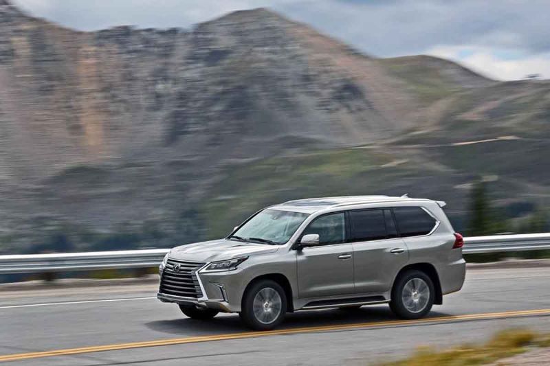 السيارة لكزس