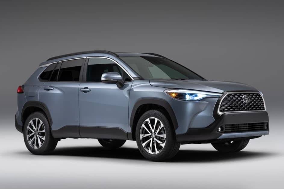 ارخص سيارة تويوتا كورولا كروس