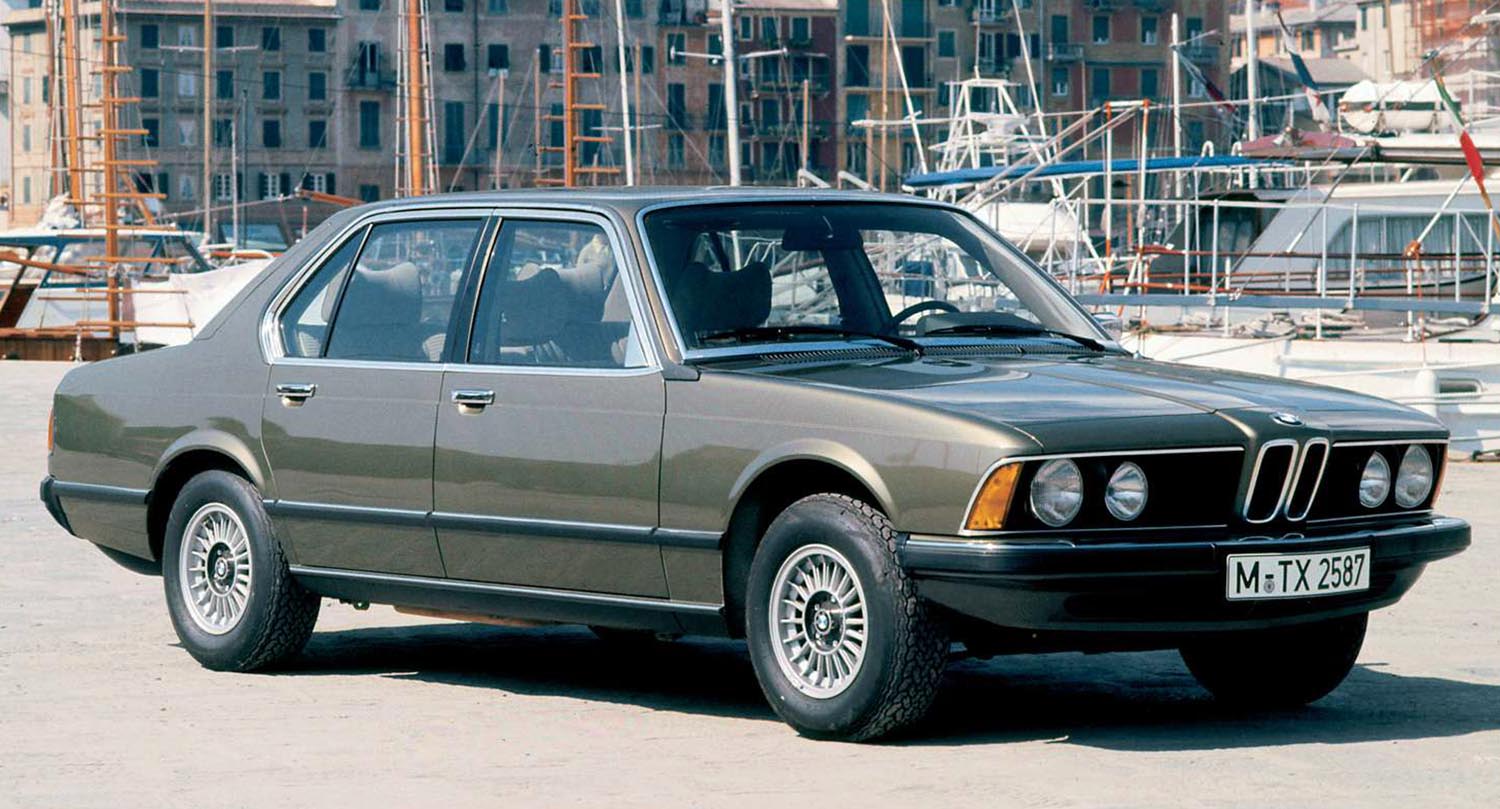 bmw 730 الفئة السابعة الجيل الأول