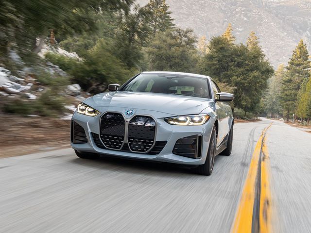 bmw i4 سيارة كهرباء