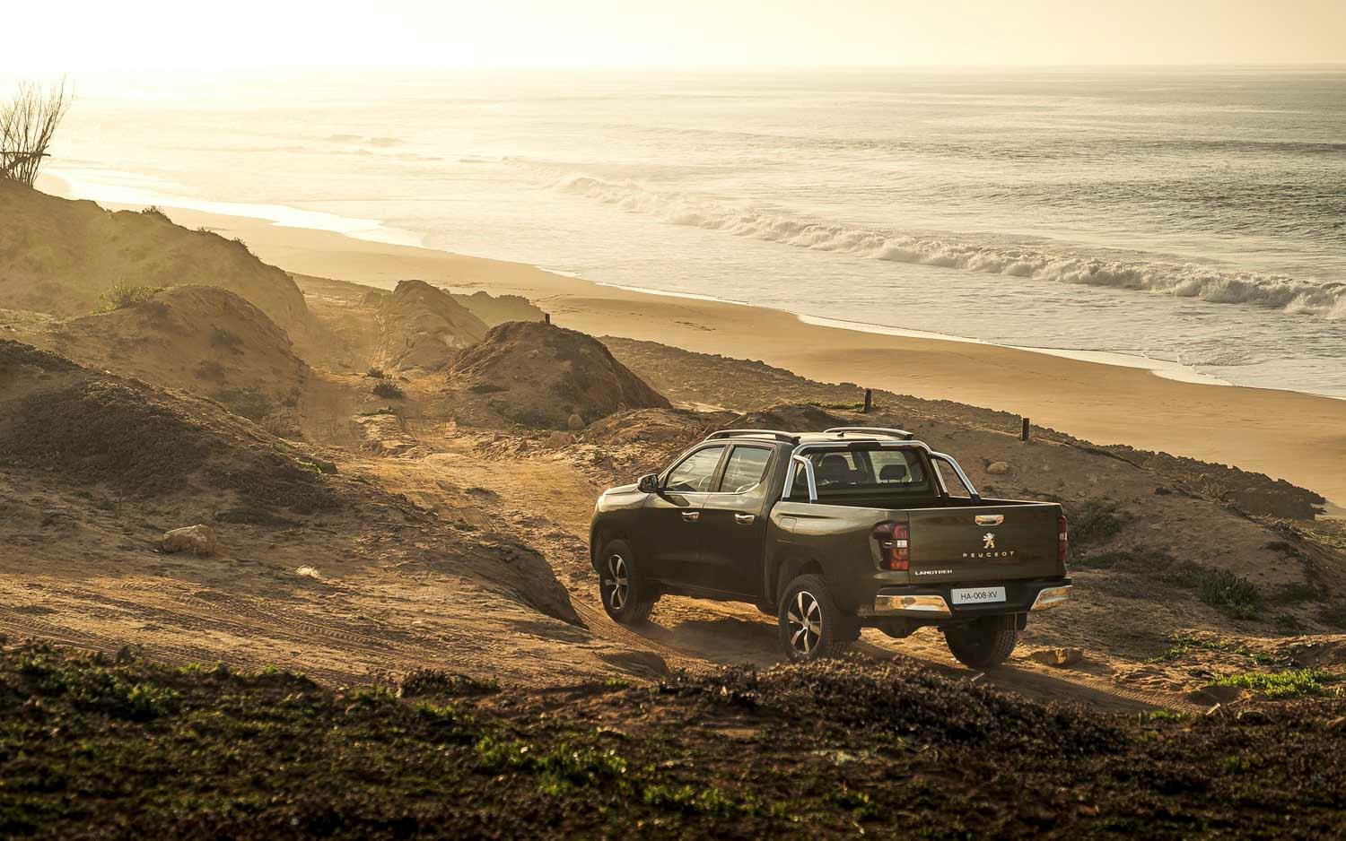 بيجو لاندتريك 