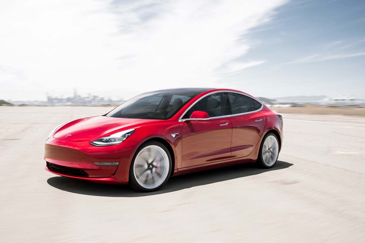 سيارة كهرباء تيسلا موديل3