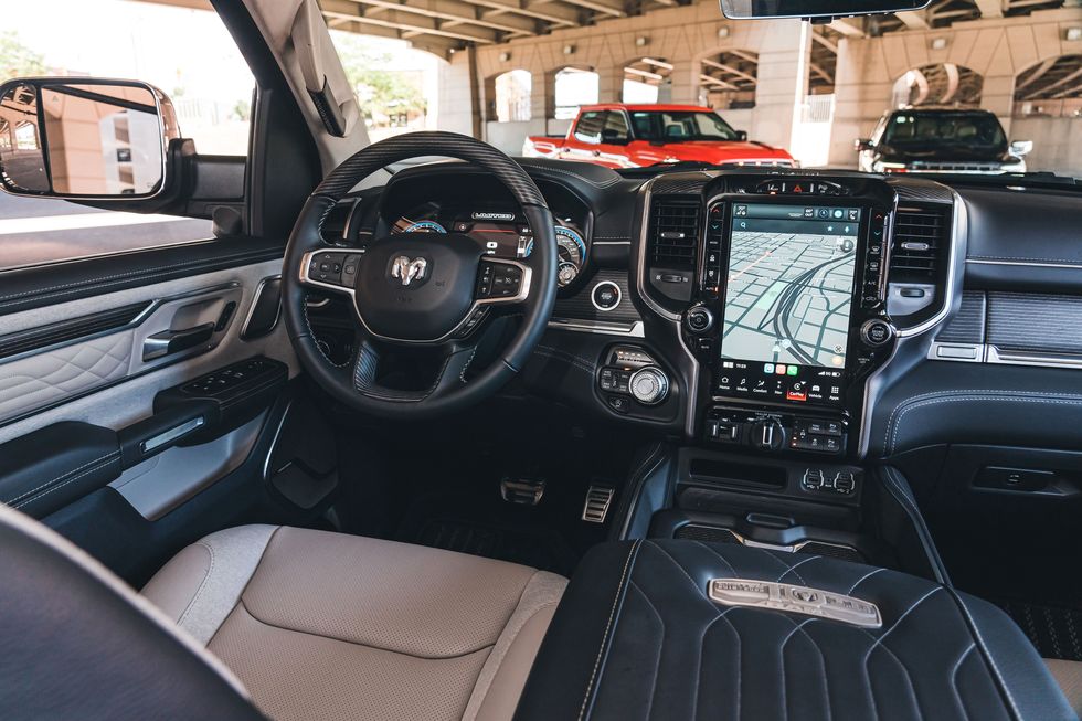 رام 1500 من الداخل