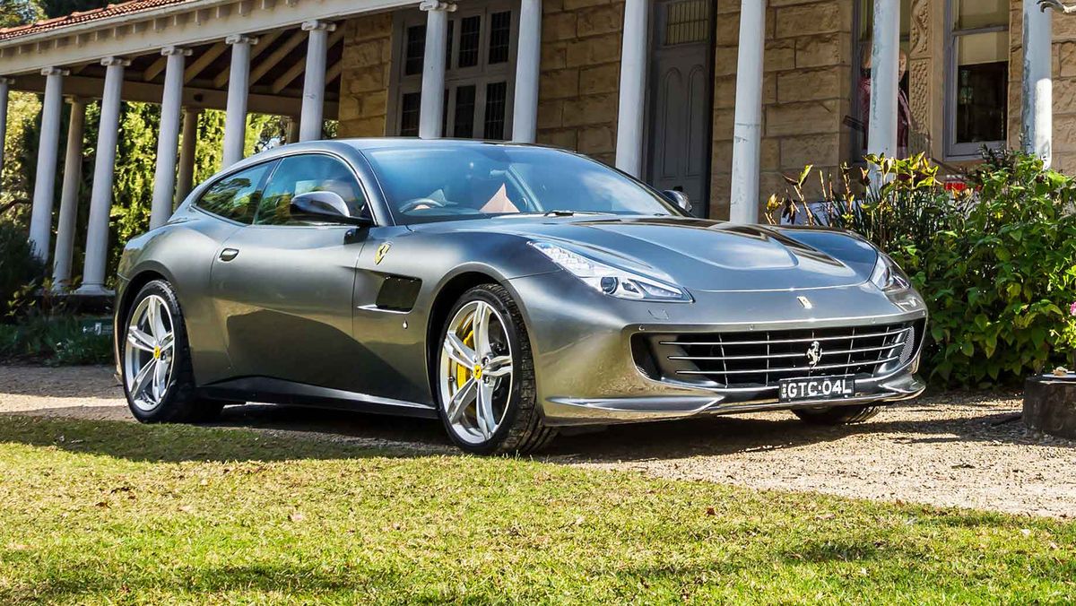 سيارات فيراري جي تي سي 4لوسو