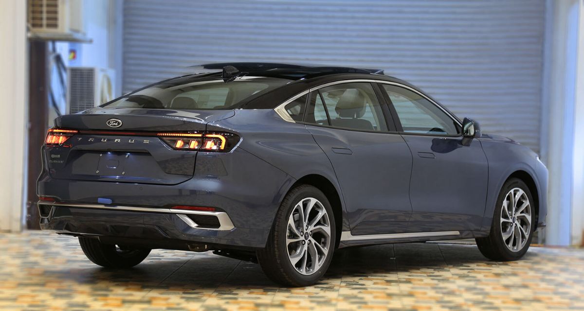 سيارة تروس فورد 2023