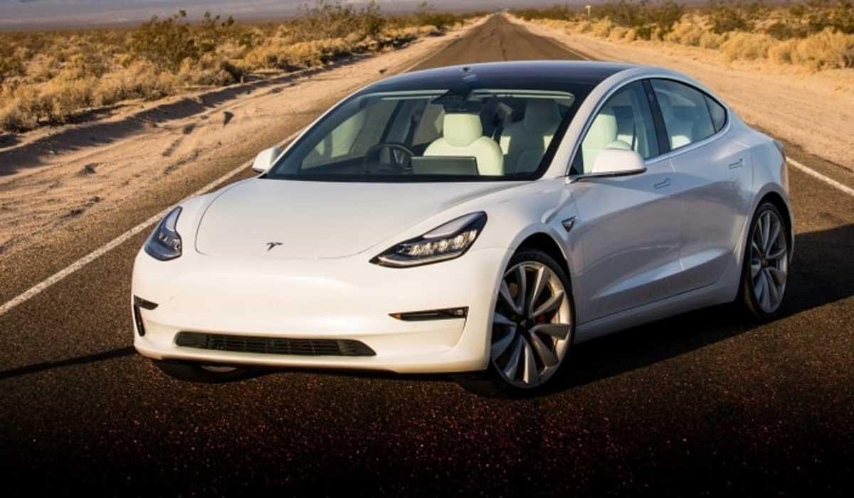 سيارة تسلا