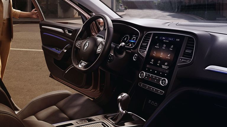 سيارة رينو ميجان من الداخل