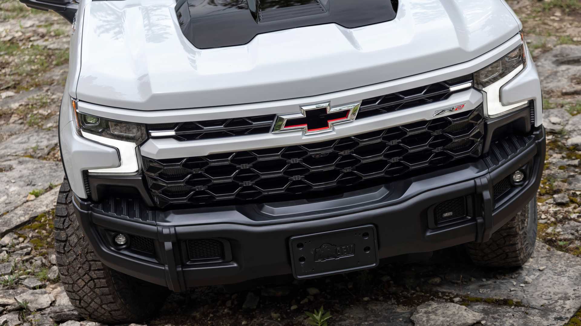 سيارة سيلفرادو بايسون