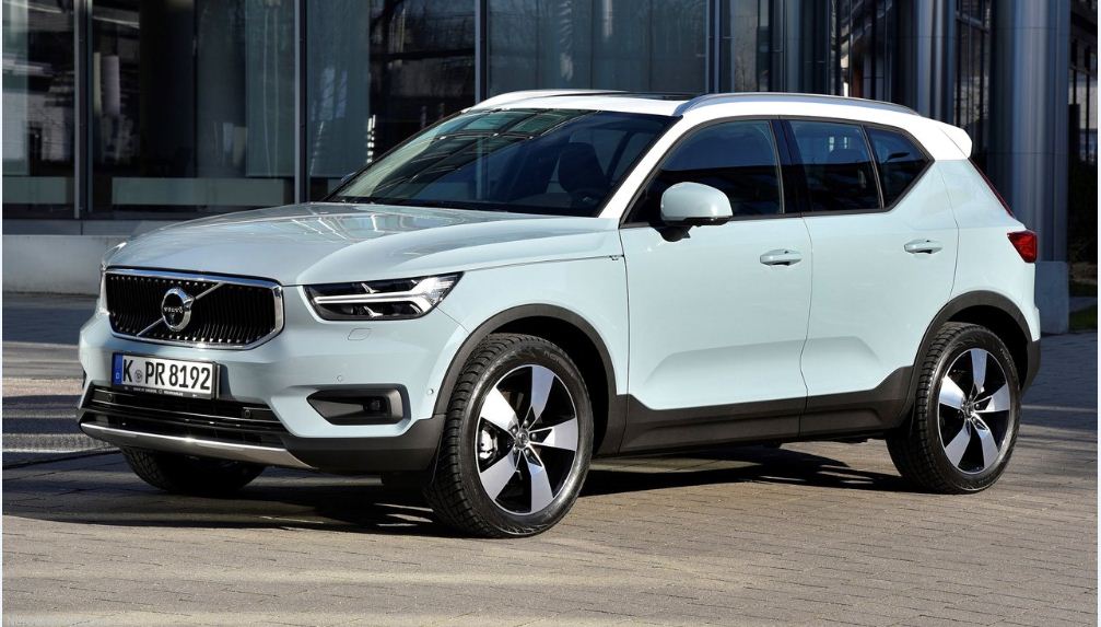 سيارة فولفو XC60