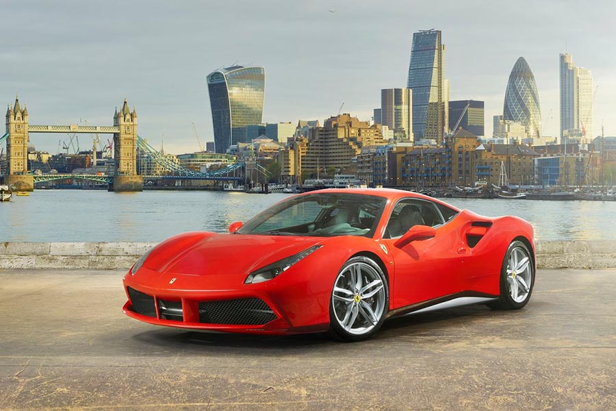 سيارة فيراري 488 GTB