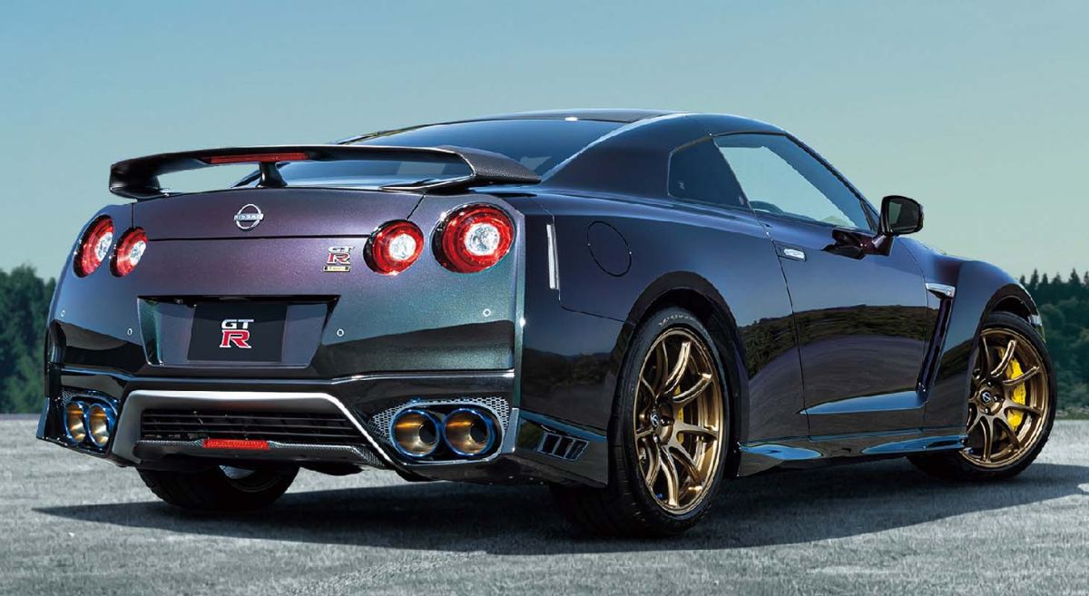 سيارة نيسان جي تي آر