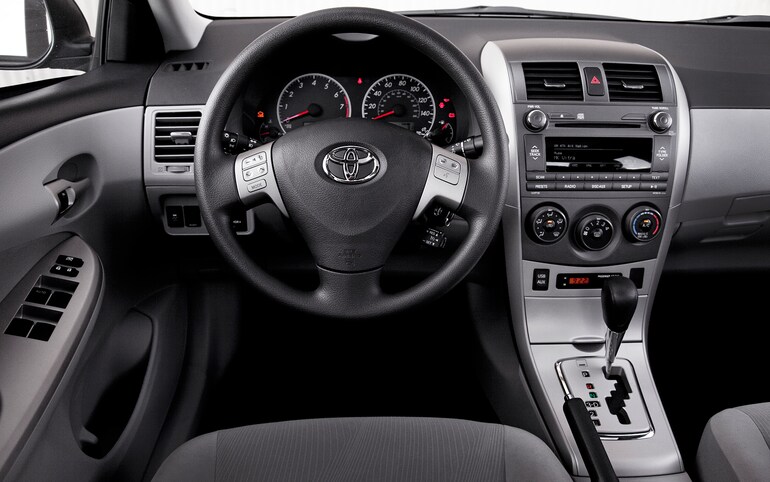 داخلية كورولا ٢٠١١