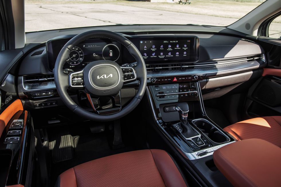 كيا كرنفال من الداخل