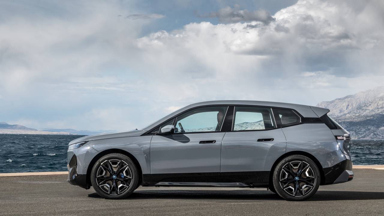 إطارات بيريللي على بي ام دبليو اكس