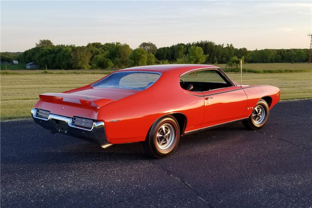 سيارات كلاسيكية