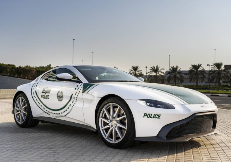استون مارتن شرطة دبي